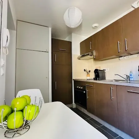 Beautiful Near The Center 라로셸