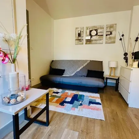 Apartmán Beautiful Near The Center *