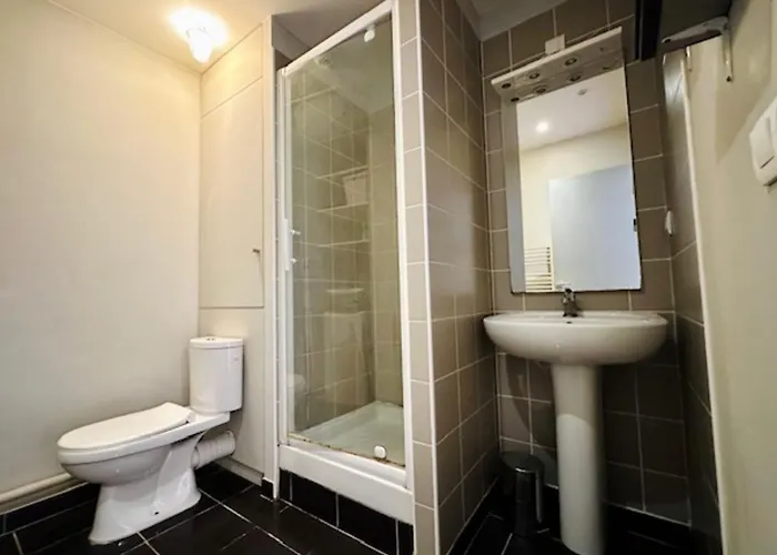 Beautiful Near The Center 아파트 *